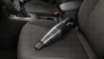 Handstaubsauger im Auto: Tipps zur Innenreinigung